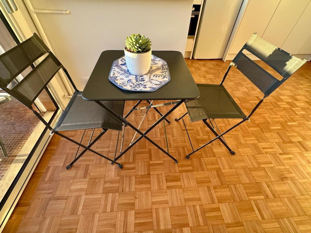 Mobility Lease- Sunny With Large Balcony, Park View At 15 Appartement