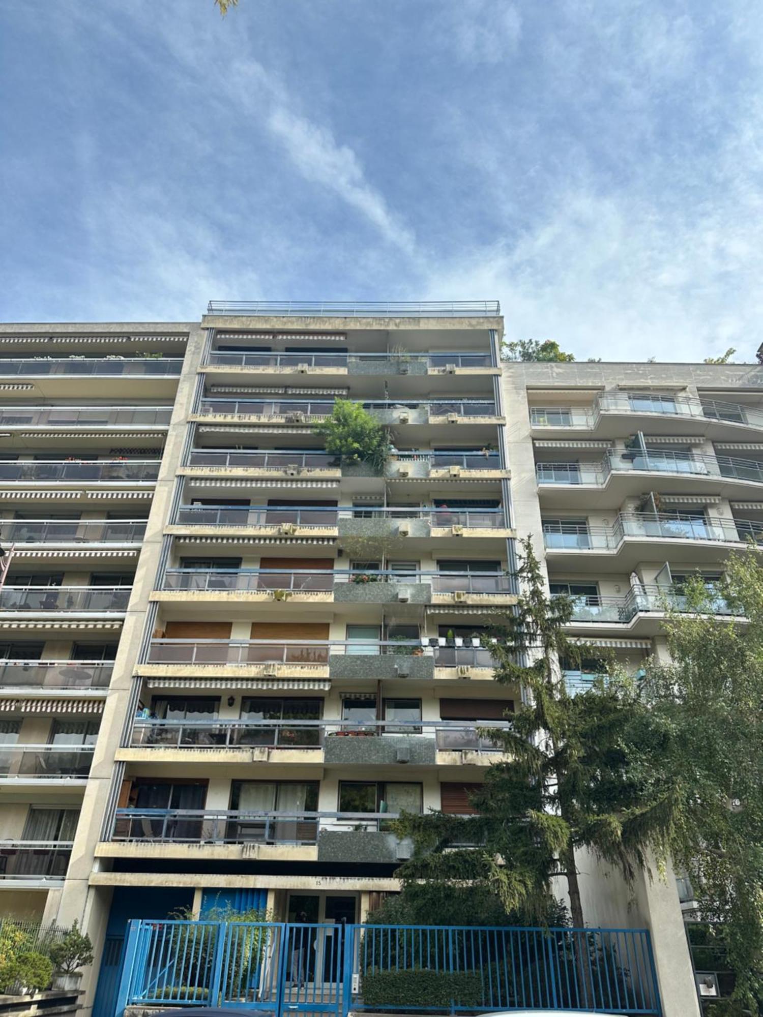 Mobility Lease- Sunny With Large Balcony, Park View At 15 Appartement