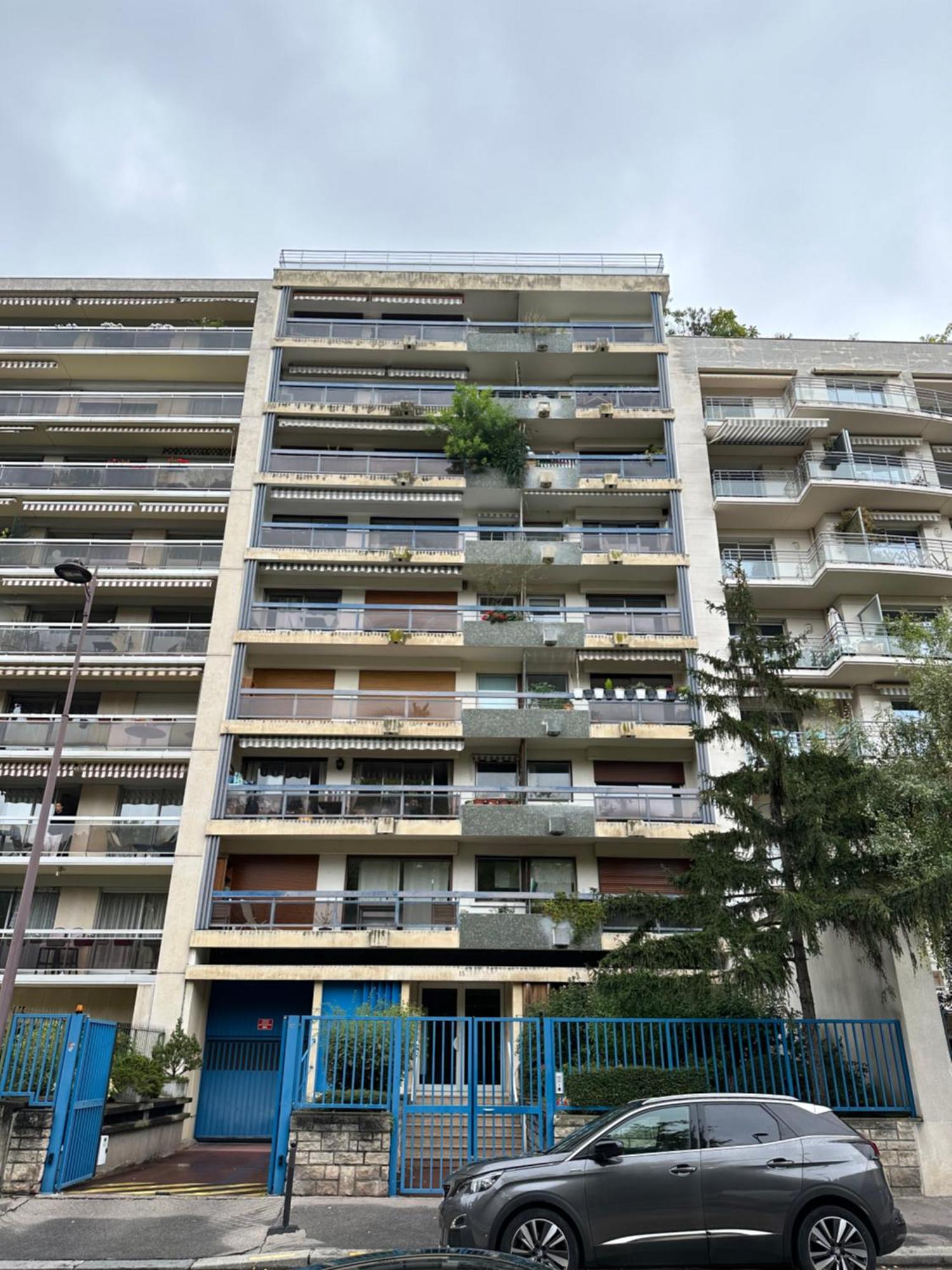 Mobility Lease- Sunny With Large Balcony, Park View At 15 Appartement *